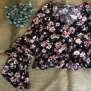 American eagle bell sleeve top